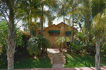 garden design for entry stairs in San Diego